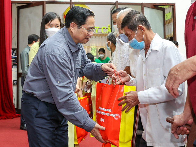 Thủ tướng Phạm Minh Chính: Đón người dân về quê an toàn, chăm lo để mọi người đều có Tết, bù đắp những khó khăn, mất mát do dịch bệnh