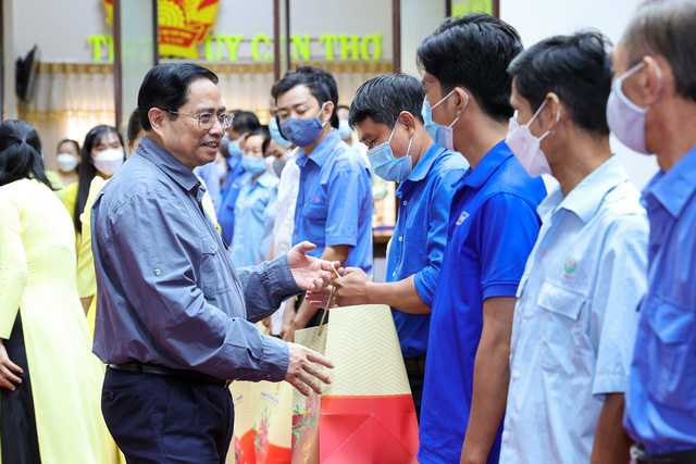 Thủ tướng Phạm Minh Chính: Đón người dân về quê an toàn, chăm lo để mọi người đều có Tết, bù đắp những khó khăn, mất mát do dịch bệnh