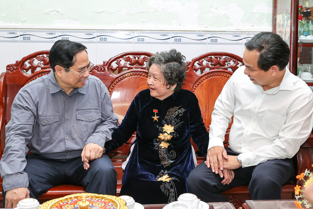 Thủ tướng Phạm Minh Chính: Đón người dân về quê an toàn, chăm lo để mọi người đều có Tết, bù đắp những khó khăn, mất mát do dịch bệnh