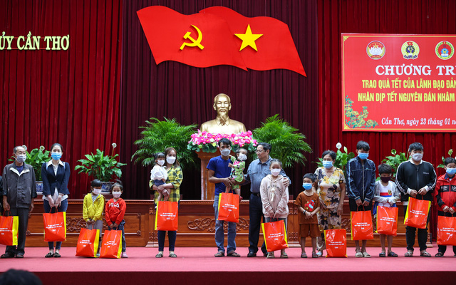 Thủ tướng Phạm Minh Chính: Đón người dân về quê an toàn, chăm lo để mọi người đều có Tết, bù đắp những khó khăn, mất mát do dịch bệnh