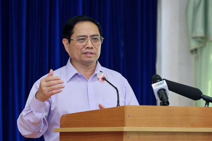 TPHCM đã giữ vững bản lĩnh, vượt qua những khó khăn chưa từng có để 'xanh' trở lại