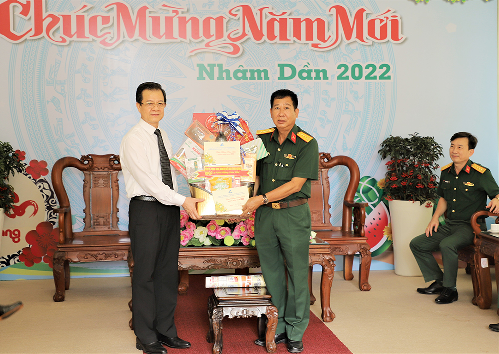 Bí thư Tỉnh ủy An Giang Lê Hồng Quang chúc Tết lực lượng vũ trang tỉnh