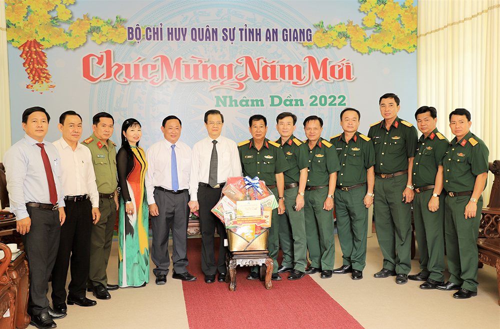 Bí thư Tỉnh ủy An Giang Lê Hồng Quang chúc Tết lực lượng vũ trang tỉnh