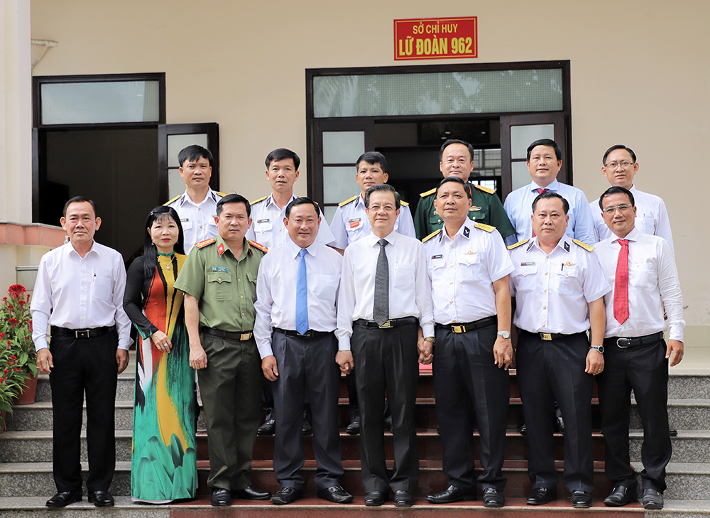 Bí thư Tỉnh ủy An Giang Lê Hồng Quang chúc Tết lực lượng vũ trang tỉnh