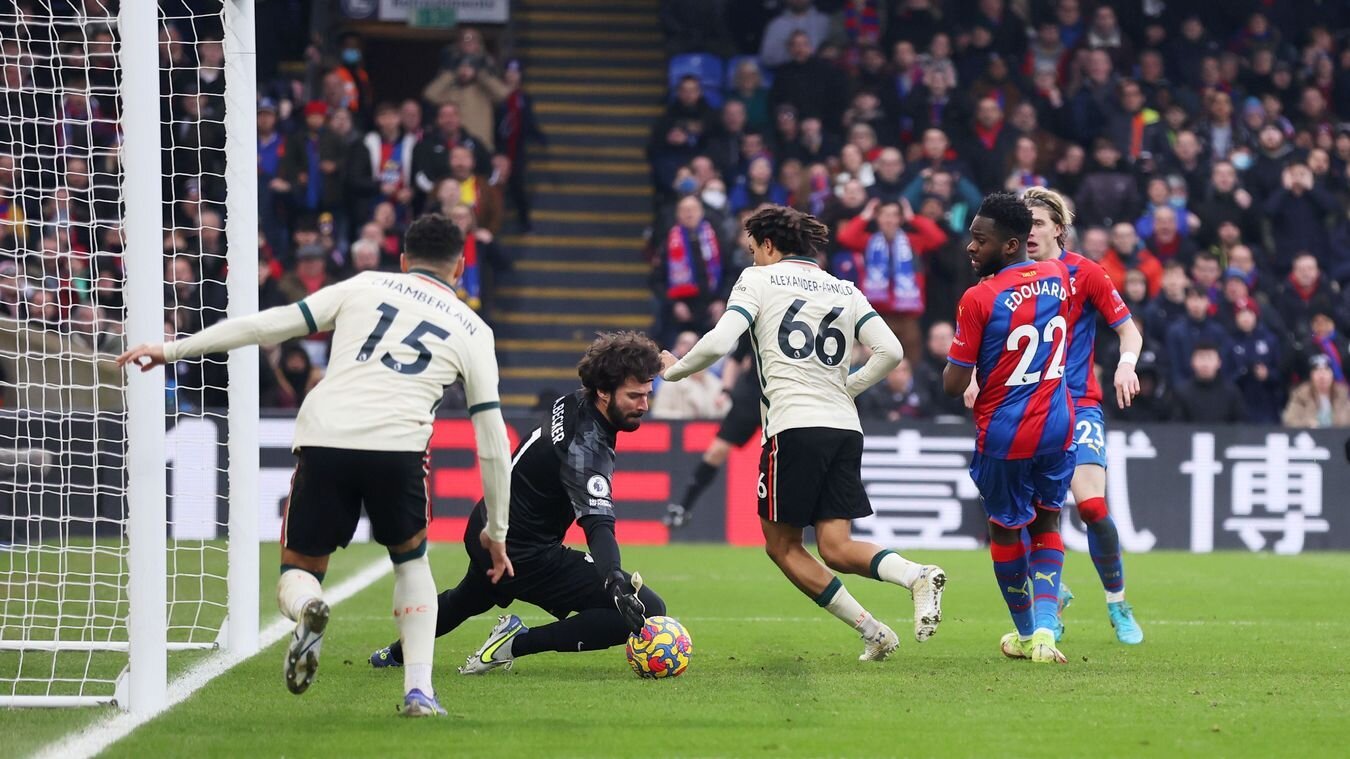Liverpool vượt khó hạ Crystal Palace