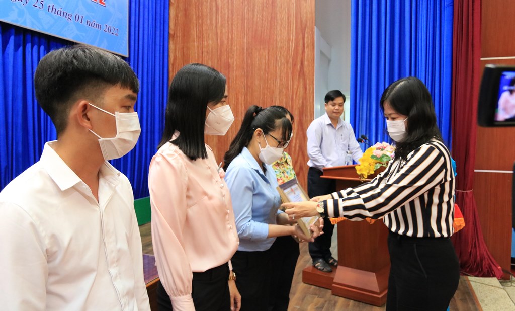 UBND TP. Long Xuyên ký kết giao ước thi đua về cải cách hành chính năm 2022