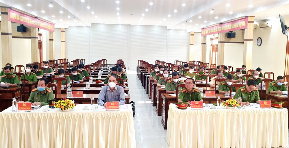 Công an TP Châu Đốc nỗ lực thực hiện “mục tiêu kép”