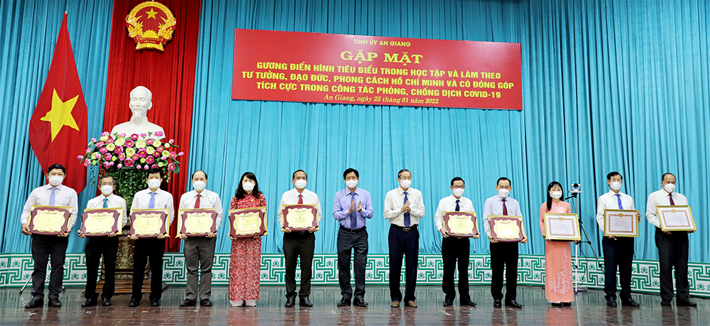 An Giang biểu dương các gương điển hình tiêu biểu trong học tập và làm theo tư tưởng, đạo đức, phong cách Hồ Chí Minh