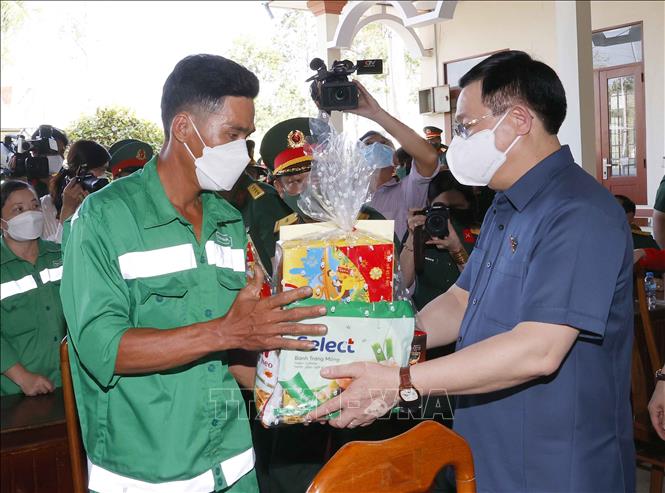 Chủ tịch Quốc hội thăm, chúc Tết tại Tiểu đoàn U Minh 2