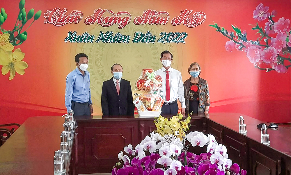 Phó Chủ tịch UBND tỉnh An Giang Lê Văn Phước tiếp Giáo hội các Thánh hữu ngày sau của Chúa Giêsu Kytô chúc Tết