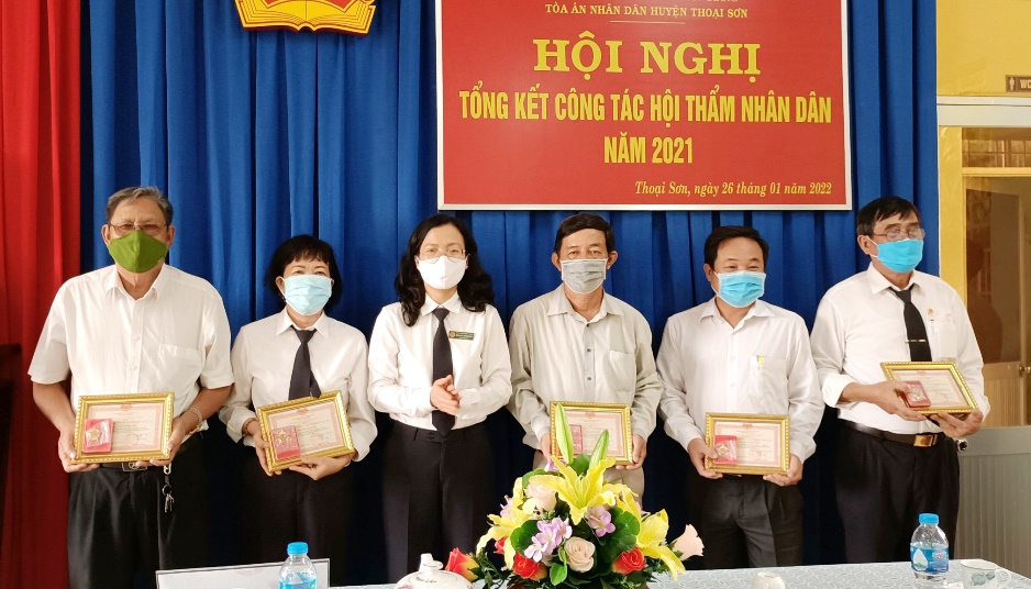 Tòa án nhân dân Thoại Sơn tổng kết công tác Hội thẩm nhân dân
