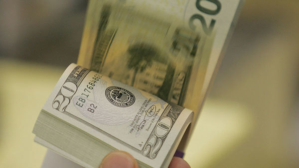 Tỷ giá USD, Euro ngày 26-1: Điểm nóng Ukraine đẩy USD lên đỉnh 2 tuần