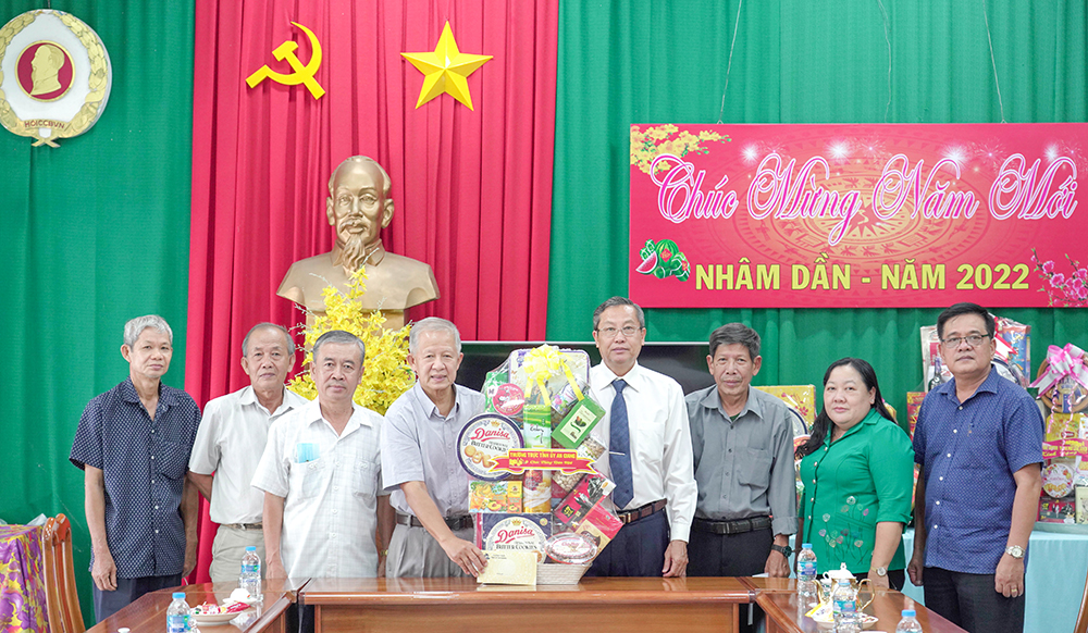 Phó Bí thư Thường trực Tỉnh ủy, Chủ tịch HĐND tỉnh An Giang Lê Văn Nưng thăm, chúc Tết các hội, đoàn thể tỉnh