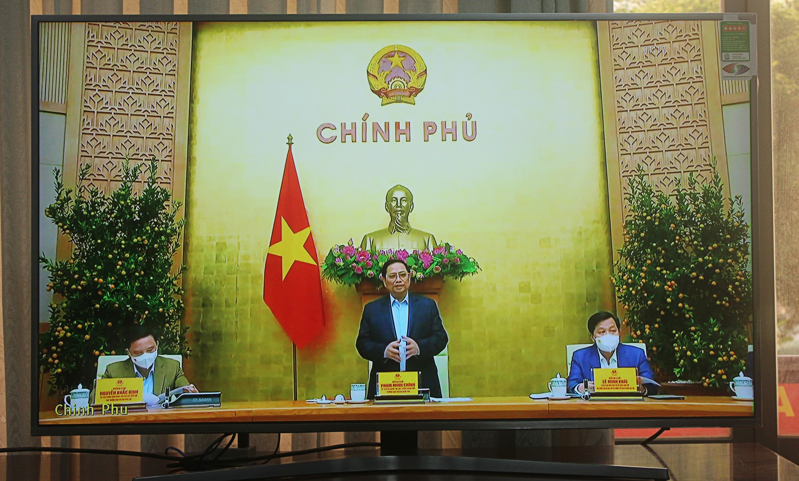 Vừa kiểm soát hiệu quả dịch COVID-19, vừa tổ chức cho nhân dân đón Tết an toàn