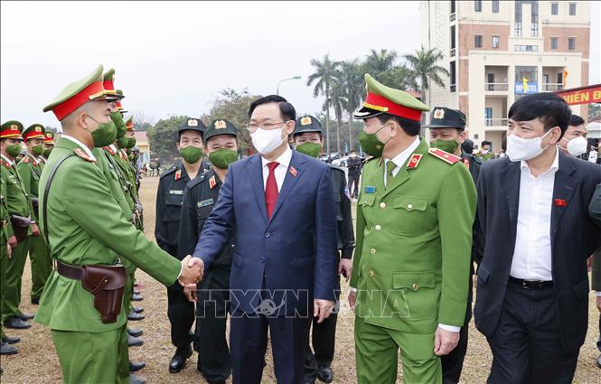 Chủ tịch Quốc hội Vương Đình Huệ thăm, chúc tết Bộ Tư lệnh Cảnh sát cơ động