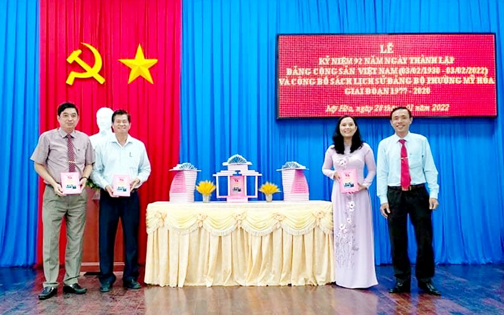 Công bố sách lịch sử Đảng bộ phường Mỹ Hòa