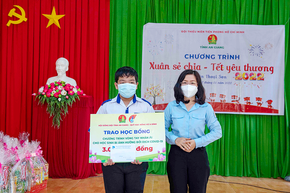 Tỉnh đoàn - Hội đồng Đội tỉnh An Giang chăm lo Tết Nhâm Dần 2022 cho thiếu nhi và giáo viên làm Tổng phụ trách Đội