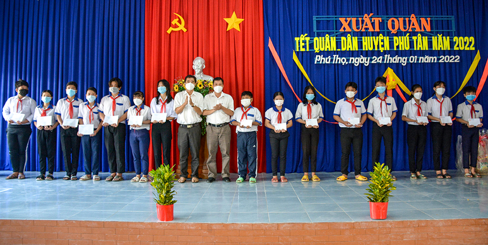 An Giang huy động hơn 5 tỷ đồng lo Tết quân - dân 2022