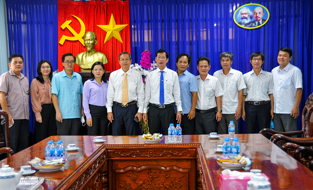 Lãnh đạo tỉnh An Giang thăm, chúc Tết doanh nghiệp và Bệnh viện Đa khoa Hạnh Phúc