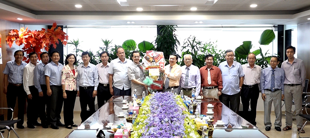 Lãnh đạo tỉnh thăm, chúc Tết Nguyên Đán Nhâm Dần 2022 các doanh nghiệp