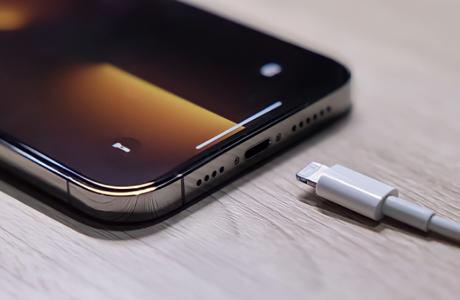 Bạn có đang sạc smartphone sai cách?