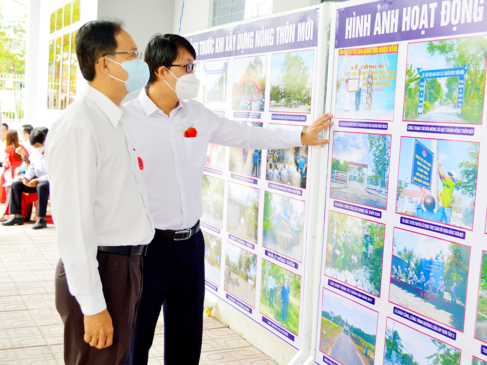 Xã Thới Sơn Anh hùng đón bằng công nhận đạt chuẩn xã nông thôn mới nâng cao năm 2021