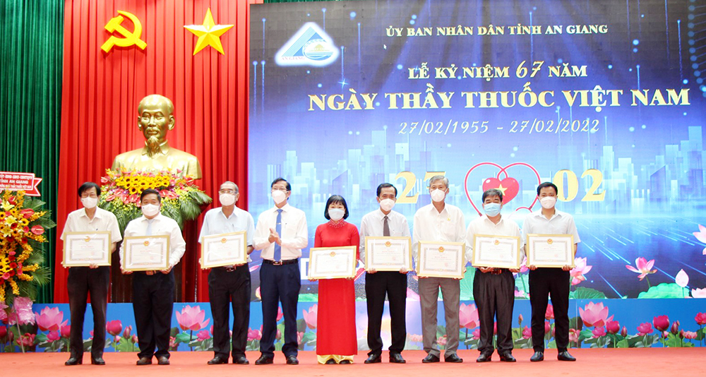 An Giang tôn vinh những “Chiến sĩ áo trắng”