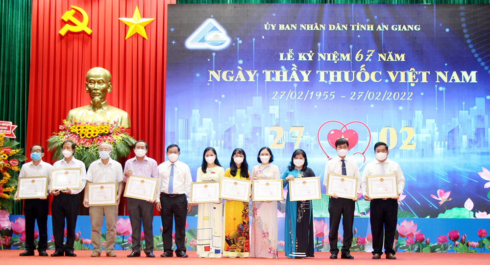 An Giang tôn vinh những “Chiến sĩ áo trắng”