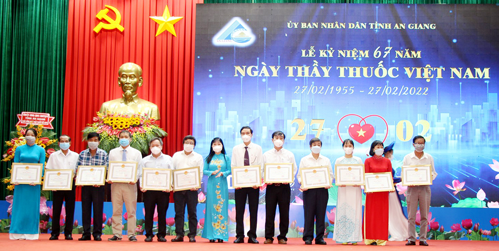 An Giang tôn vinh những “Chiến sĩ áo trắng”