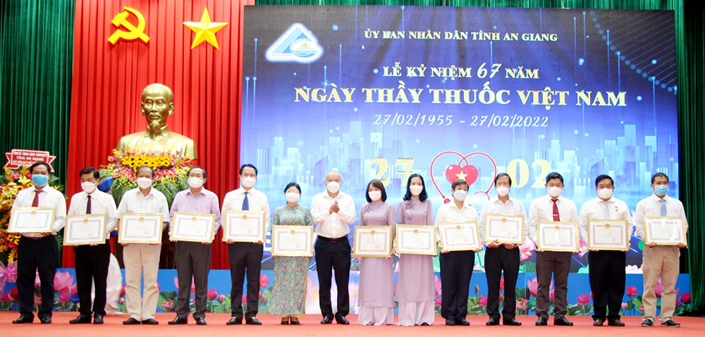 An Giang tôn vinh những “Chiến sĩ áo trắng”
