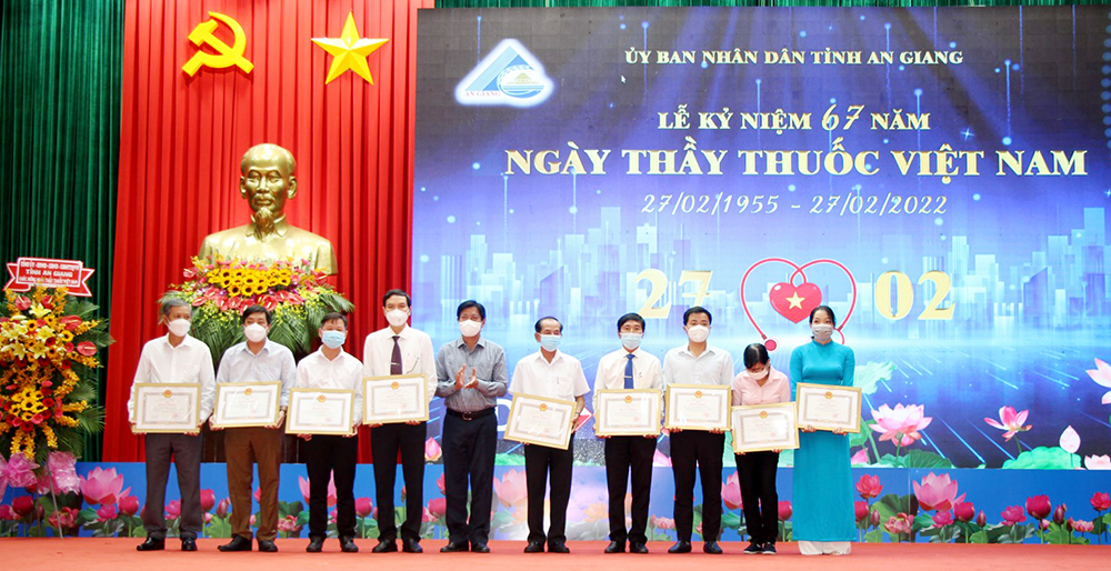 An Giang tôn vinh những “Chiến sĩ áo trắng”