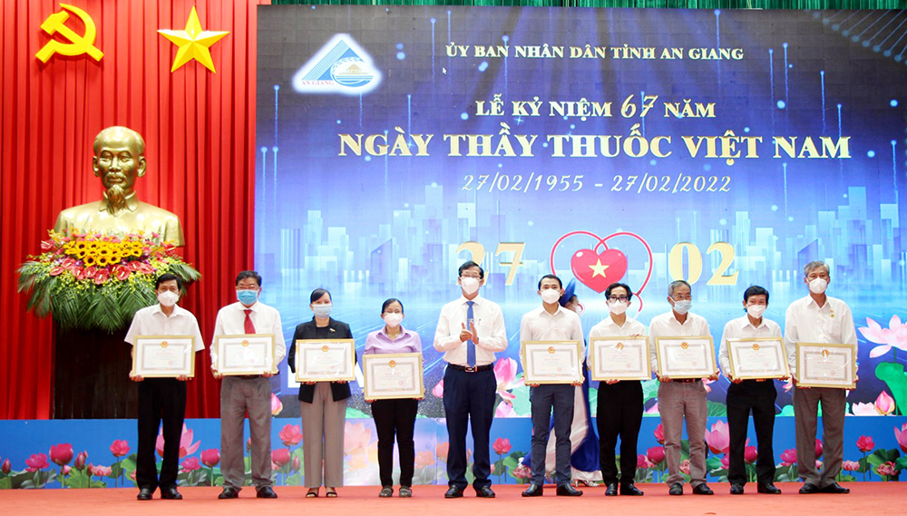 An Giang tôn vinh những “Chiến sĩ áo trắng”