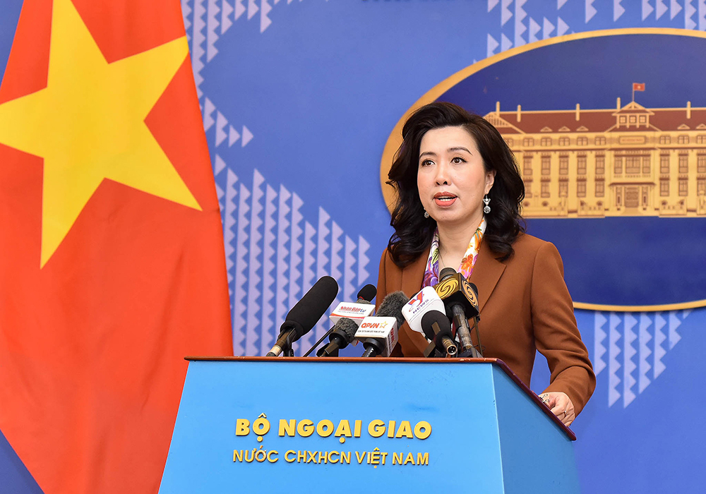 Việt Nam đứng về phía hòa bình và nhân dân