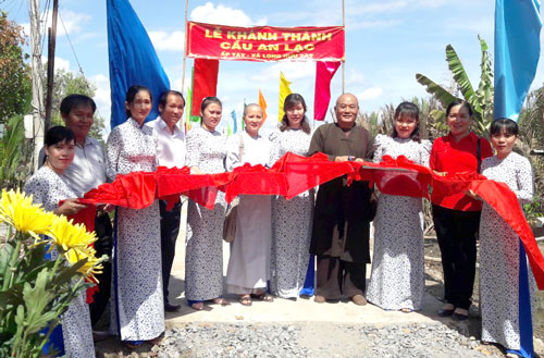 Long An: Vượt qua khó khăn, cống hiến hết mình
