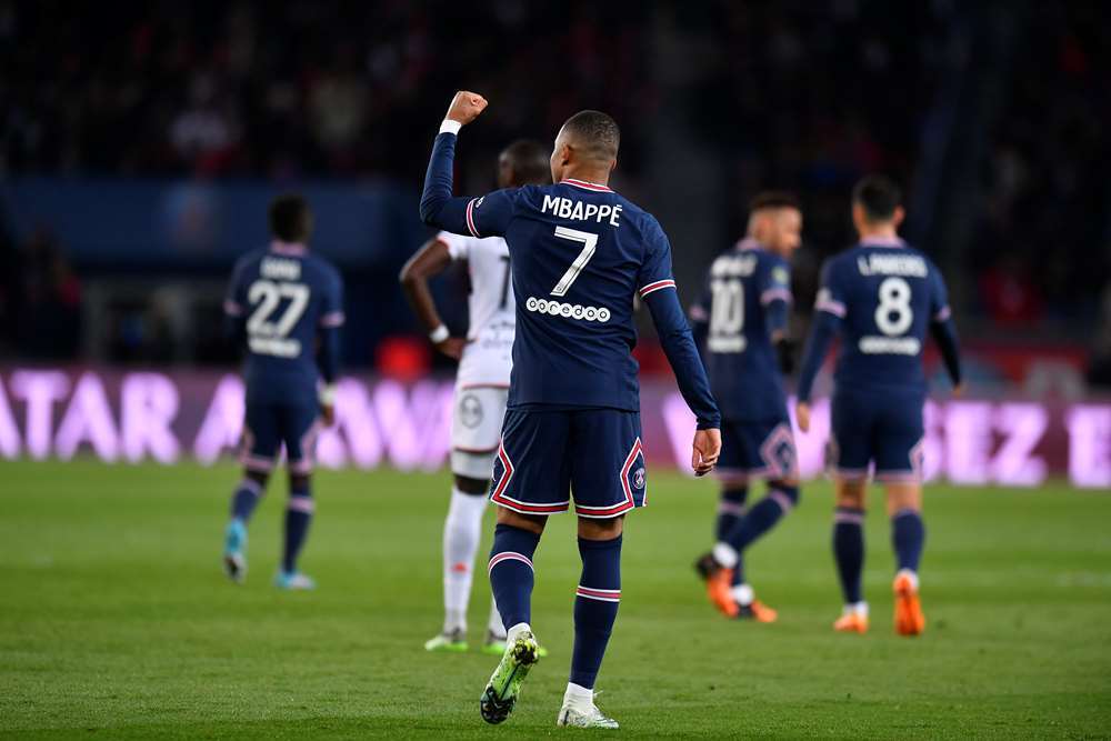Tam tấu MNM khiêu vũ, PSG đại thắng '5 sao'