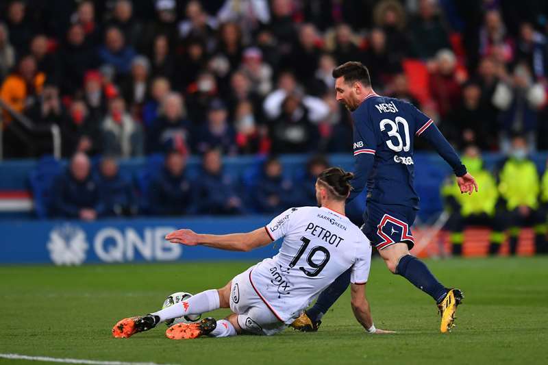 Tam tấu MNM khiêu vũ, PSG đại thắng '5 sao'