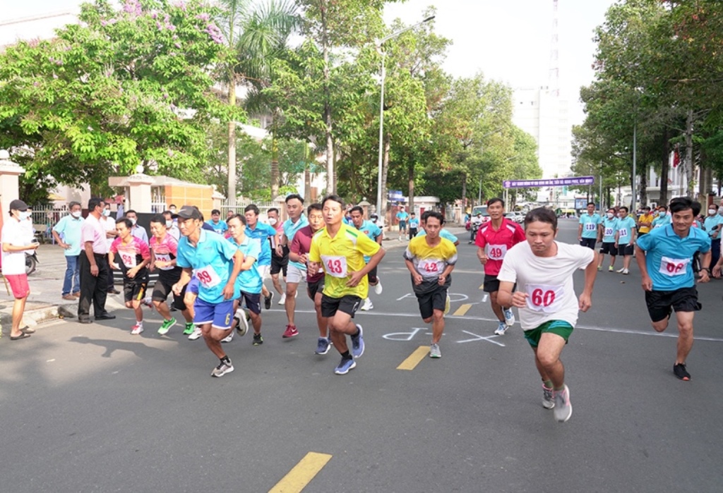 Thể thao quần chúng thích ứng an toàn, linh hoạt
