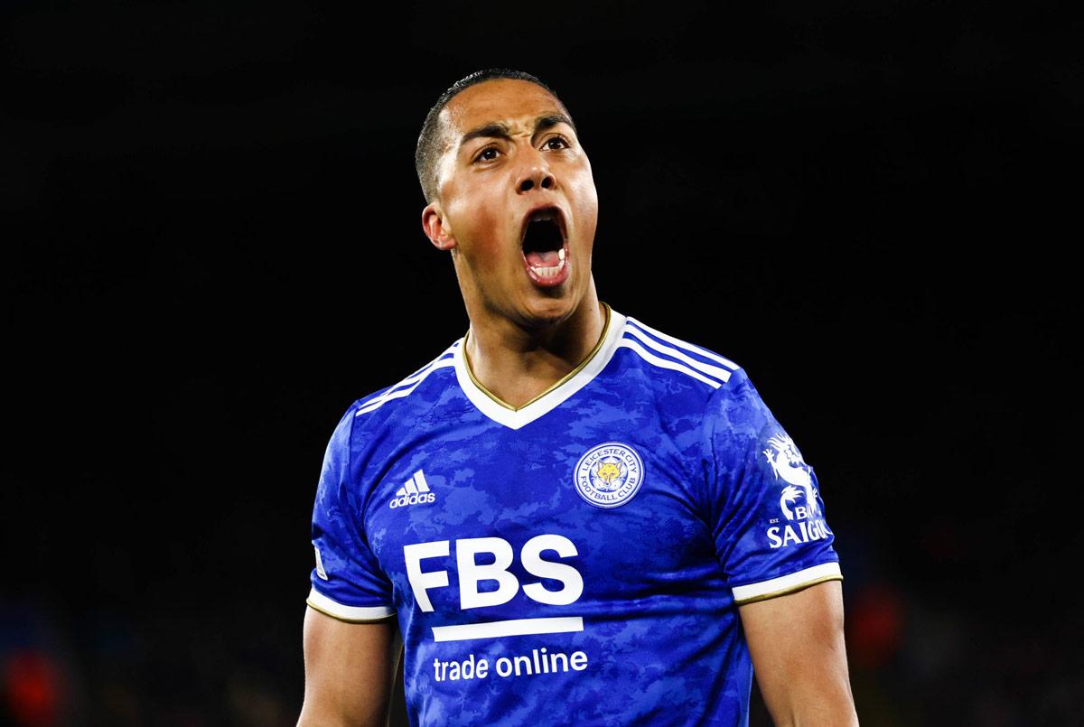 MU ký Enzo Fernandez, Liverpool tranh Tielemans
