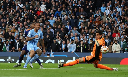 Rượt đuổi tỉ số 7 bàn, Man City quật ngã Real Madrid tại Etihad