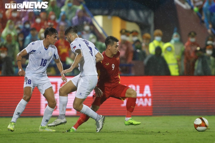 Hòa U23 Philippines, U23 Việt Nam lỡ cơ hội chiếm ngôi đầu bảng