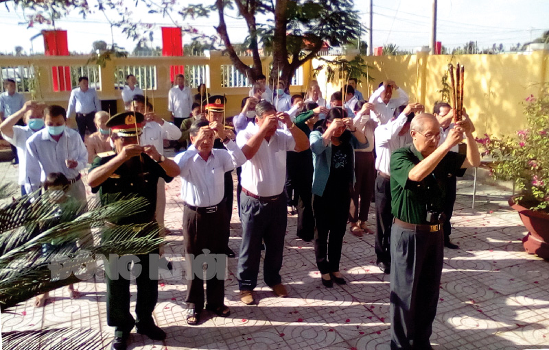 Lễ tưởng niệm liệt sĩ tại Khu tưởng niệm cán bộ, chiến sĩ Tiểu đoàn 263