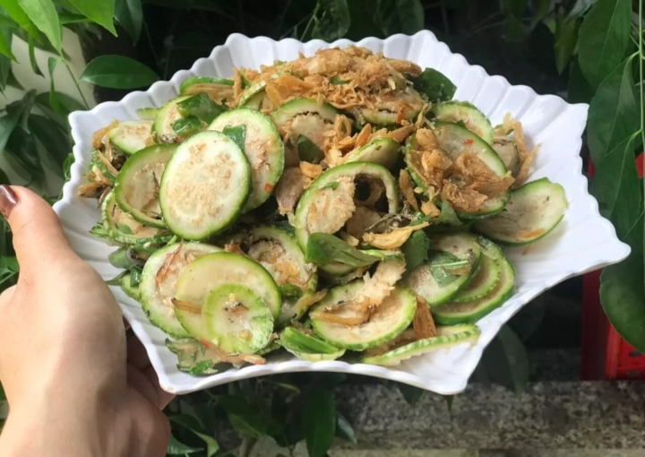 Loại quả đắng ngắt, mọc dại bên đường được người Tây Nguyên nấu thành đặc sản