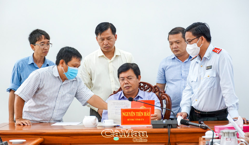 Cà Mau: Bí thư Tỉnh uỷ tiếp công dân đột xuất