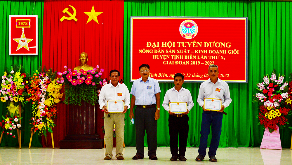 Nông dân huyện Tịnh Biên tiếp tục phấn đấu sản xuất – kinh doanh giỏi