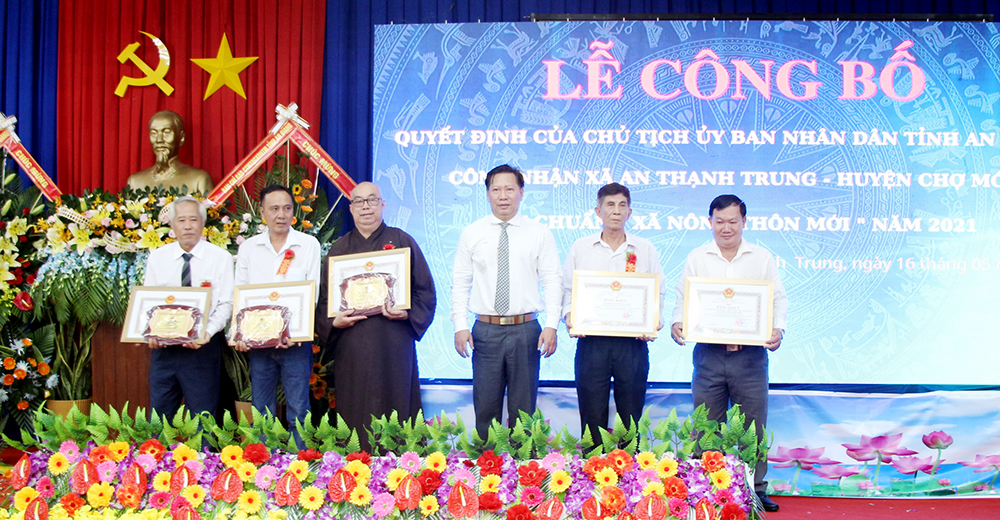 Xã An Thạnh Trung đạt chuẩn nông thôn mới