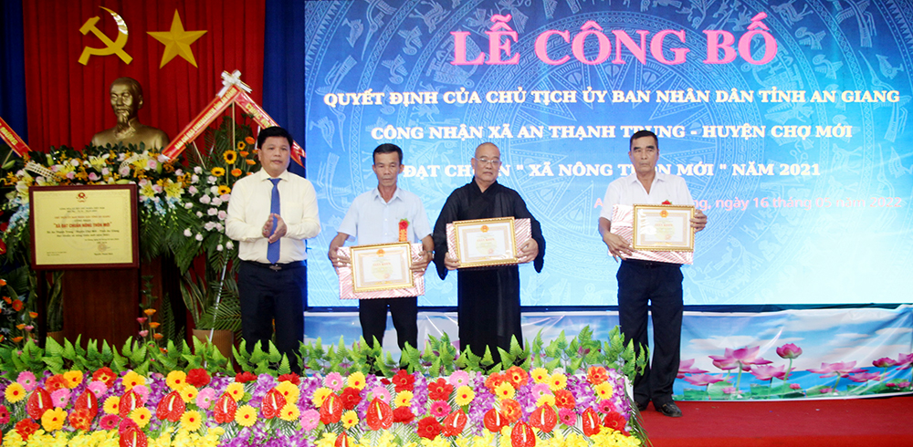 Xã An Thạnh Trung đạt chuẩn nông thôn mới