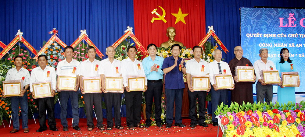 Xã An Thạnh Trung đạt chuẩn nông thôn mới