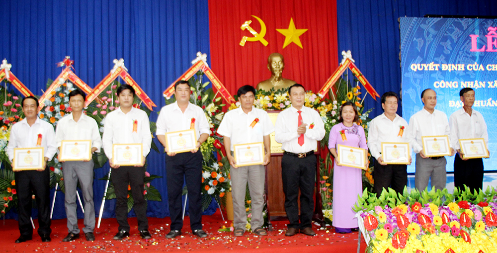 Xã An Thạnh Trung đạt chuẩn nông thôn mới