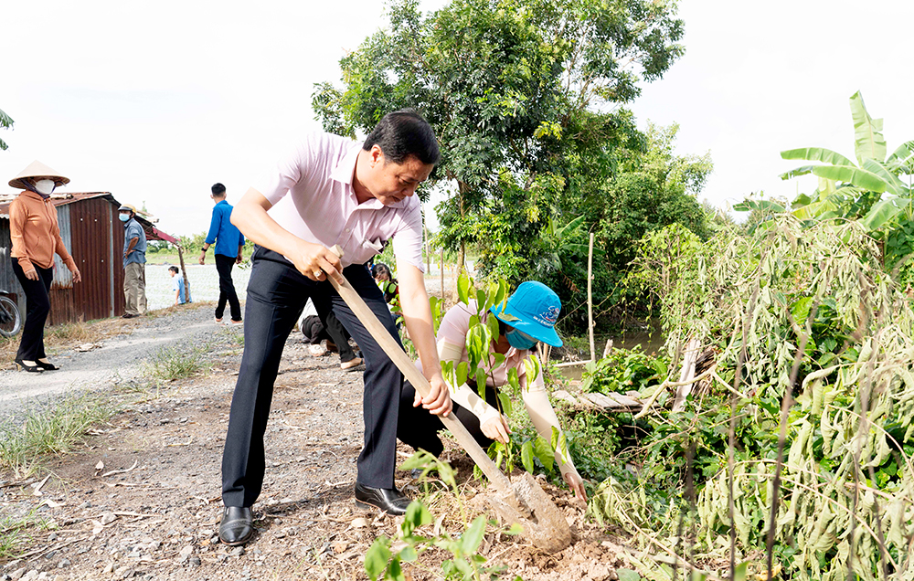 Hội Liên hiệp Phụ nữ tỉnh An Giang phát động trồng cây xanh kỷ niệm 132 năm Ngày sinh Chủ tịch Hồ Chí Minh