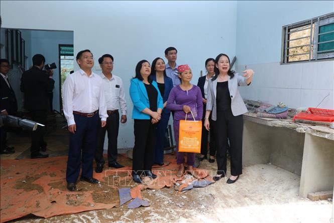 Phó Chủ tịch nước thăm khu di tích ATK Chợ Đồn